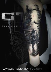 tatuaje Samurai con paisaje en la pierna